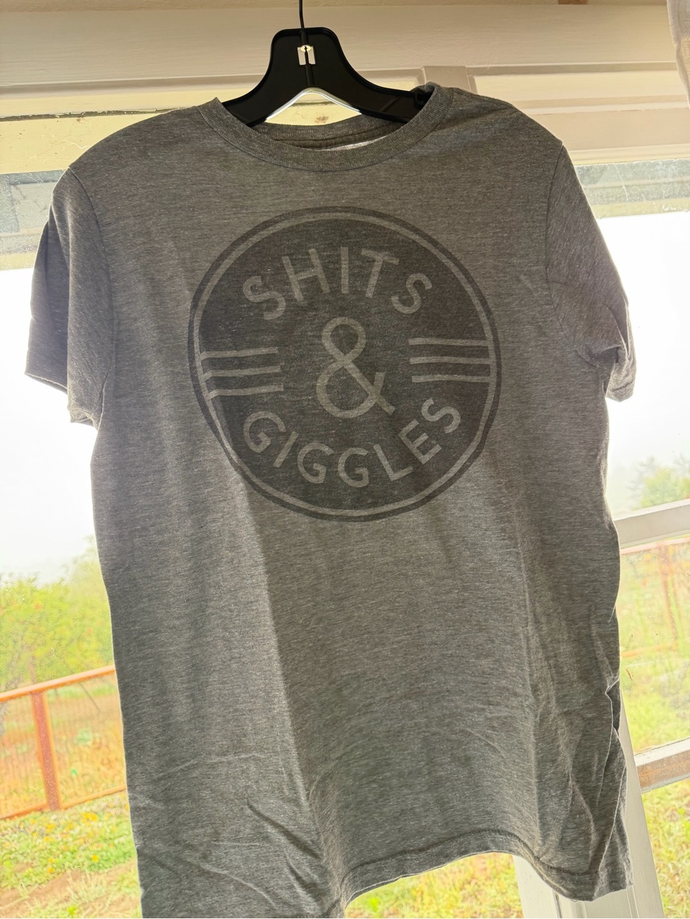 BUYMEBRUNCH Shits & Giggles Graphic T-Shirt - size men’s Medium